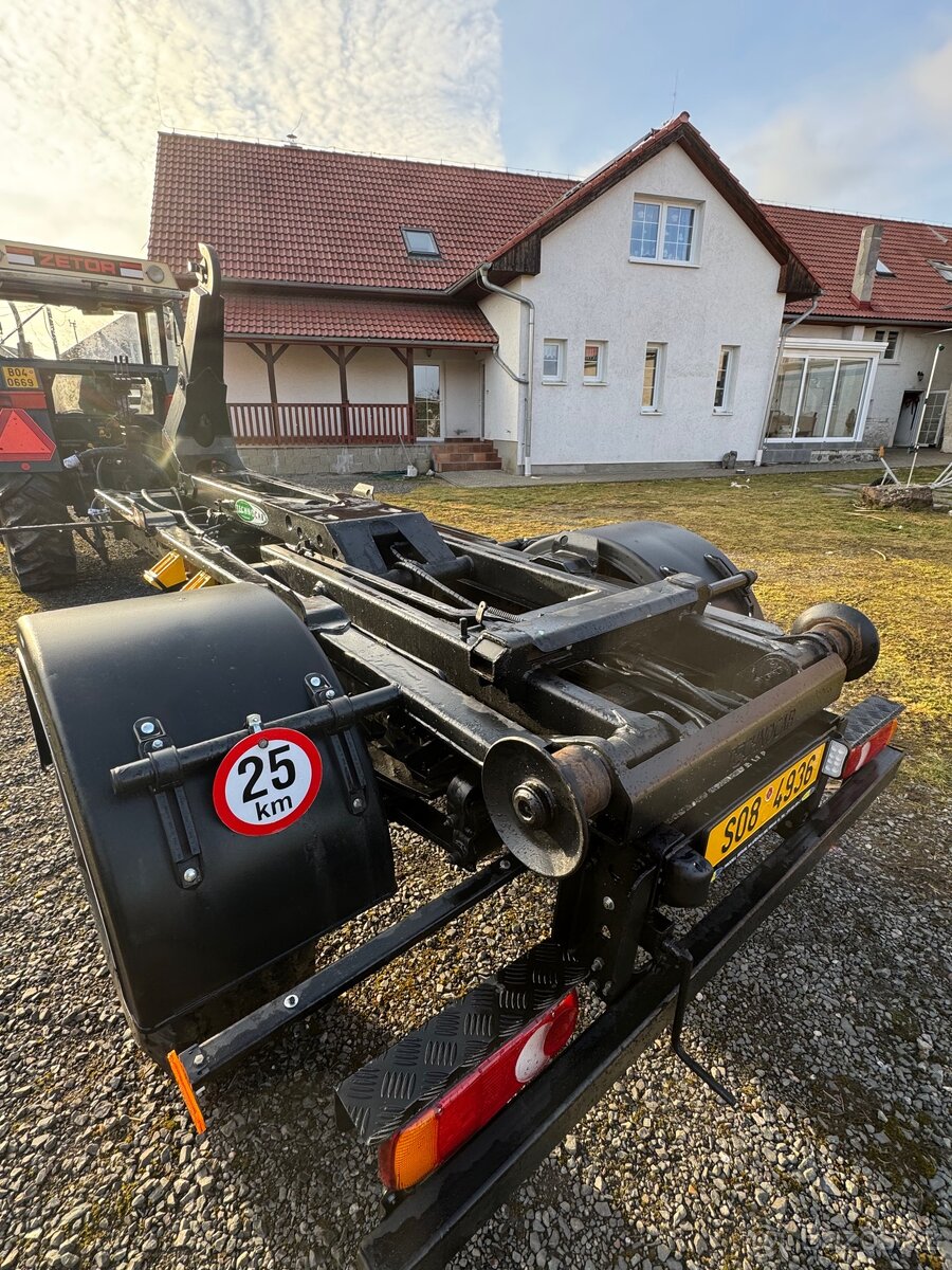 Traktorový nosič kontejnerů - 3