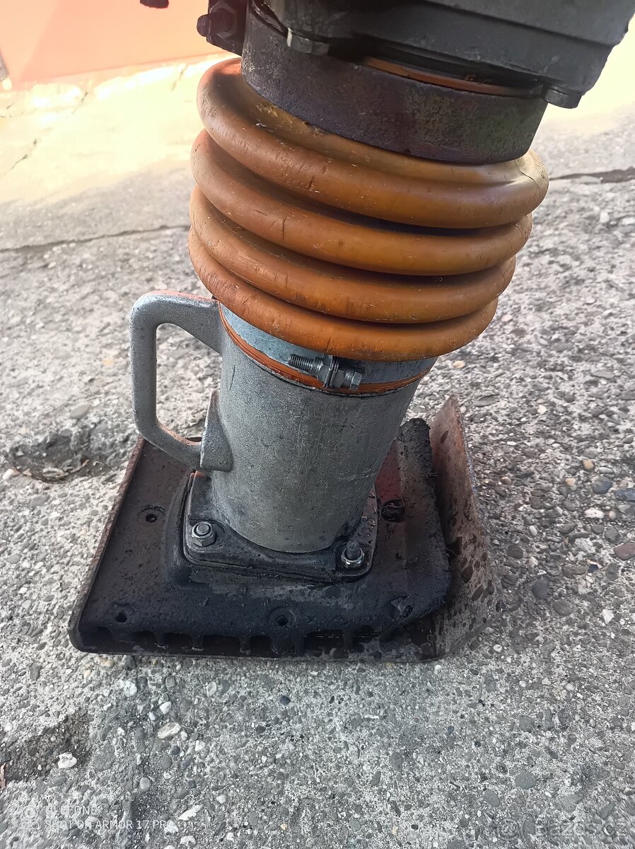 Vibrační pěch BOMAG - 3