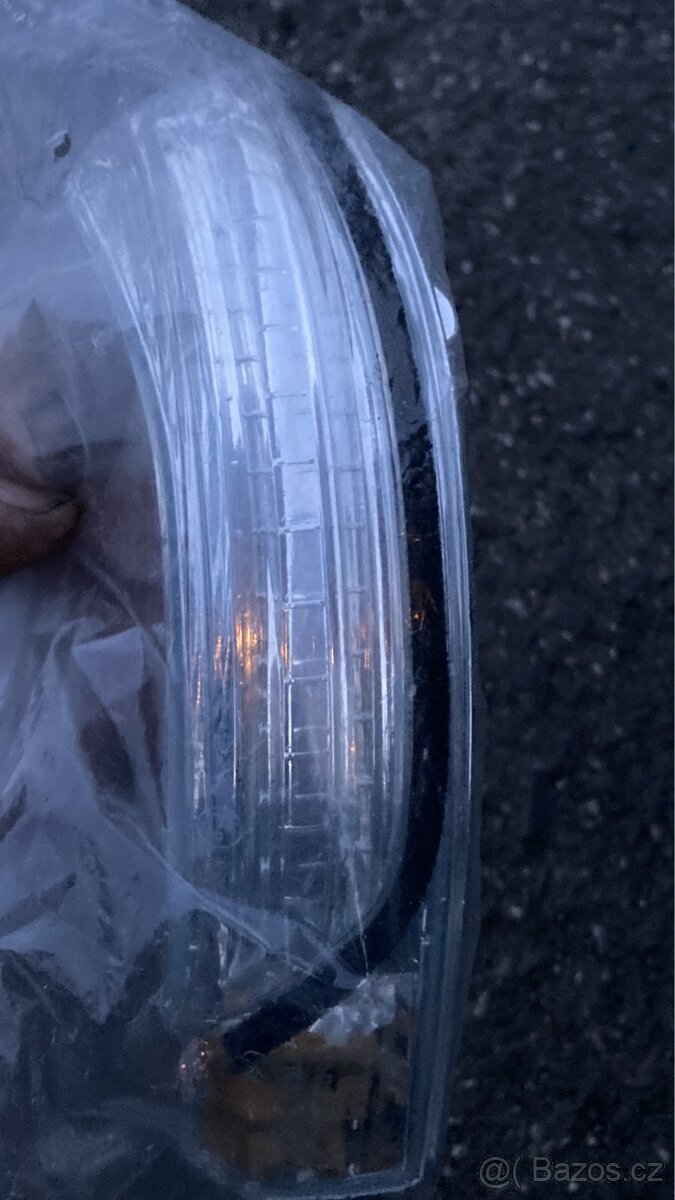 Prodám pravý blikač zrcátka - 3