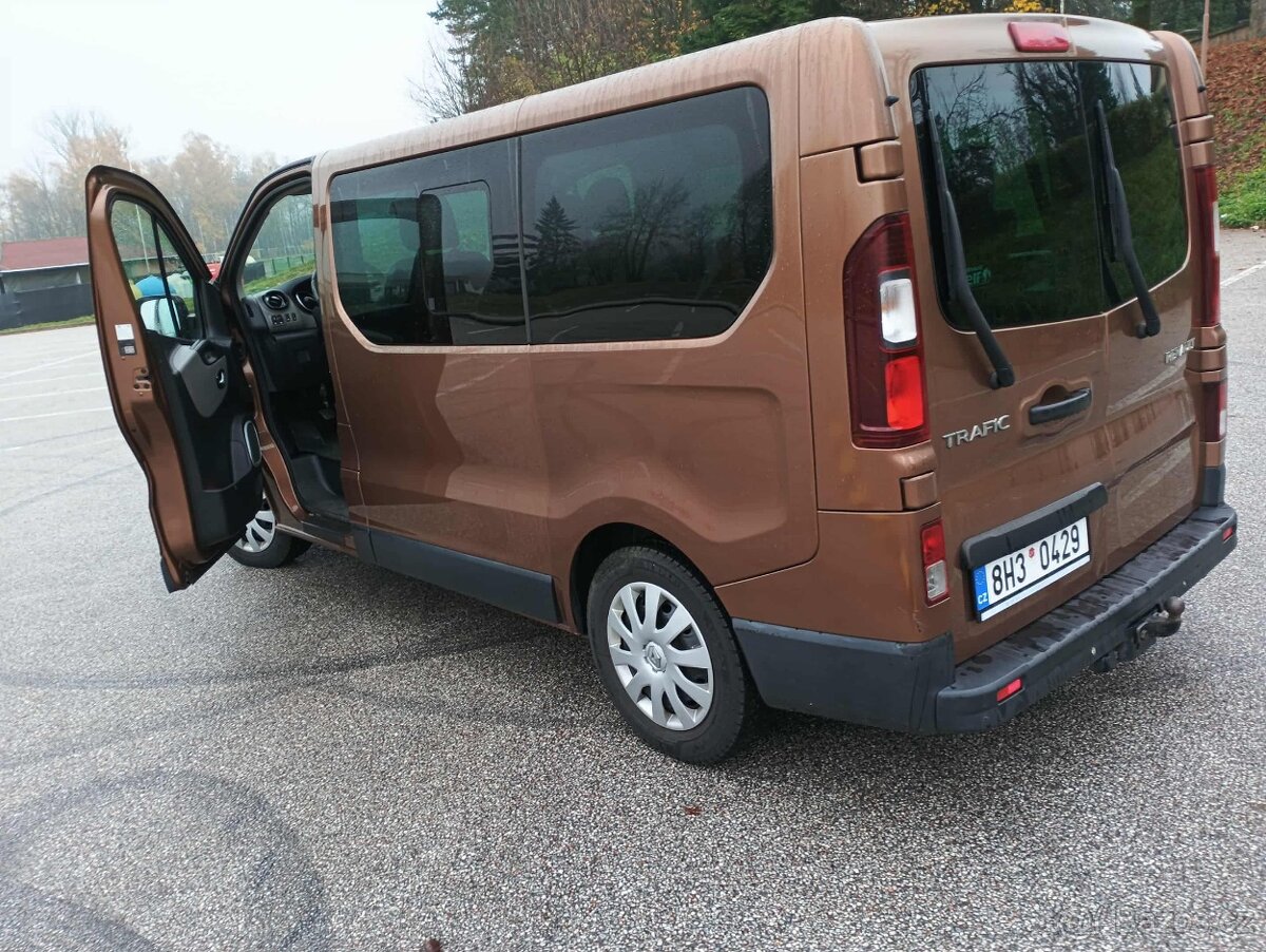 Renault Trafic 1,6 dCi 8míst - 3
