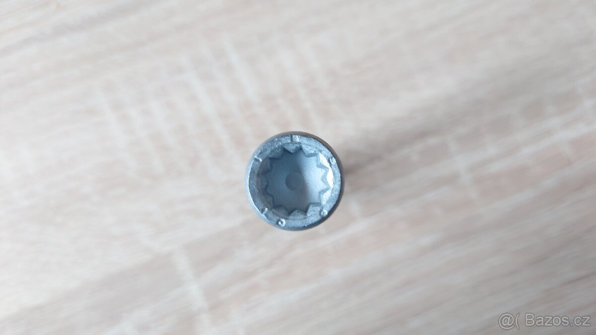 Šroub pro držák zadního třmenu - 3