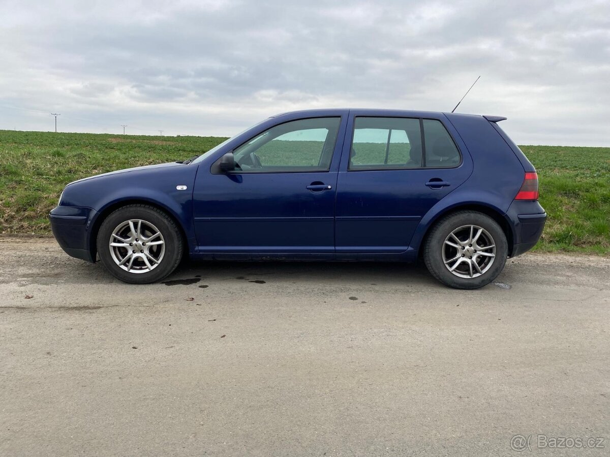 VW Golf IV 1.6 - 3