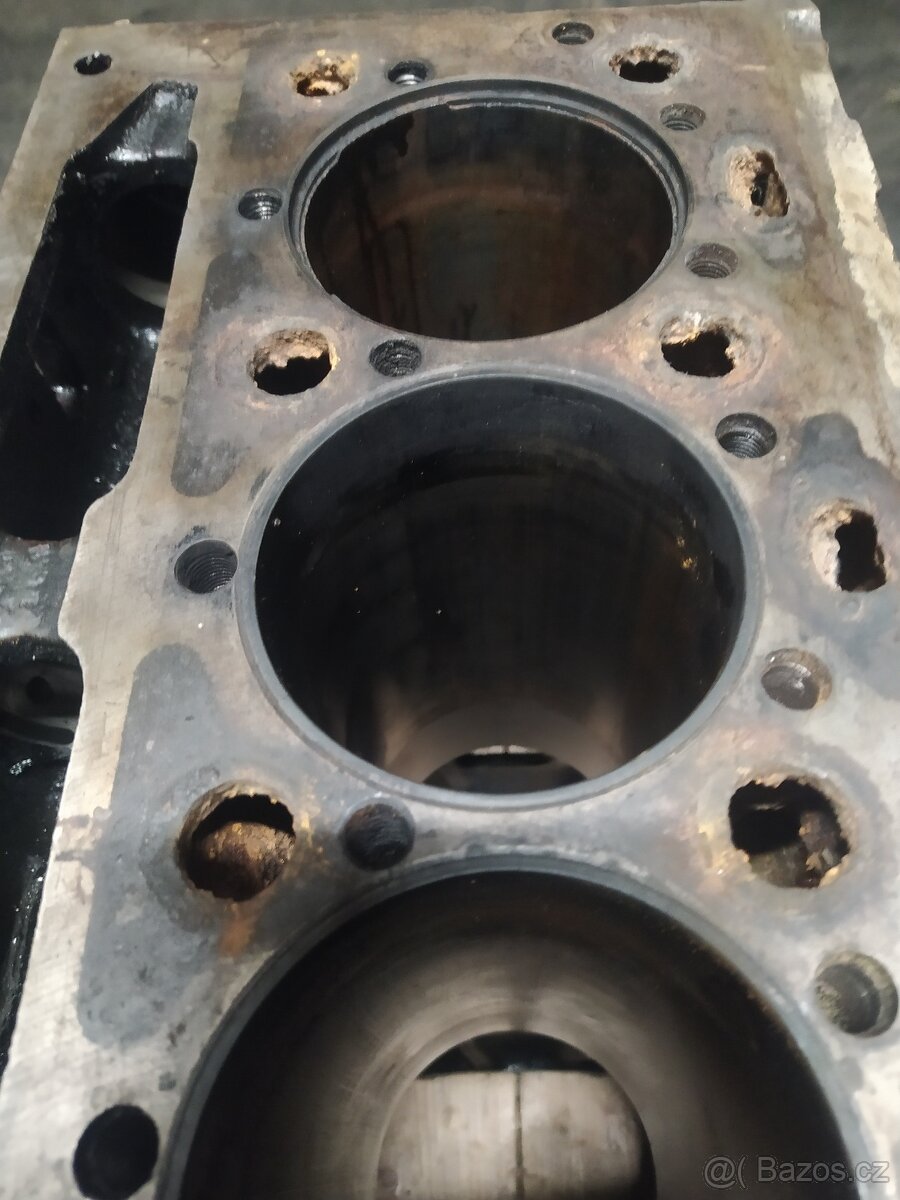 Díly motoru Perkins D 2500 - 3