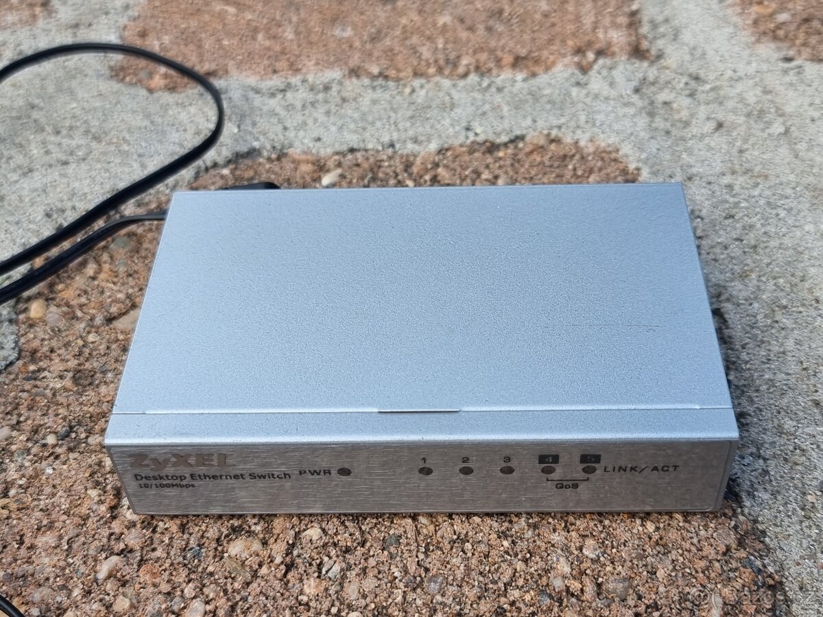Switch Zyxel - 3