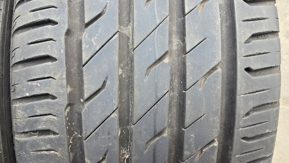 Letní pneu 225/45/17 Semperit - 3