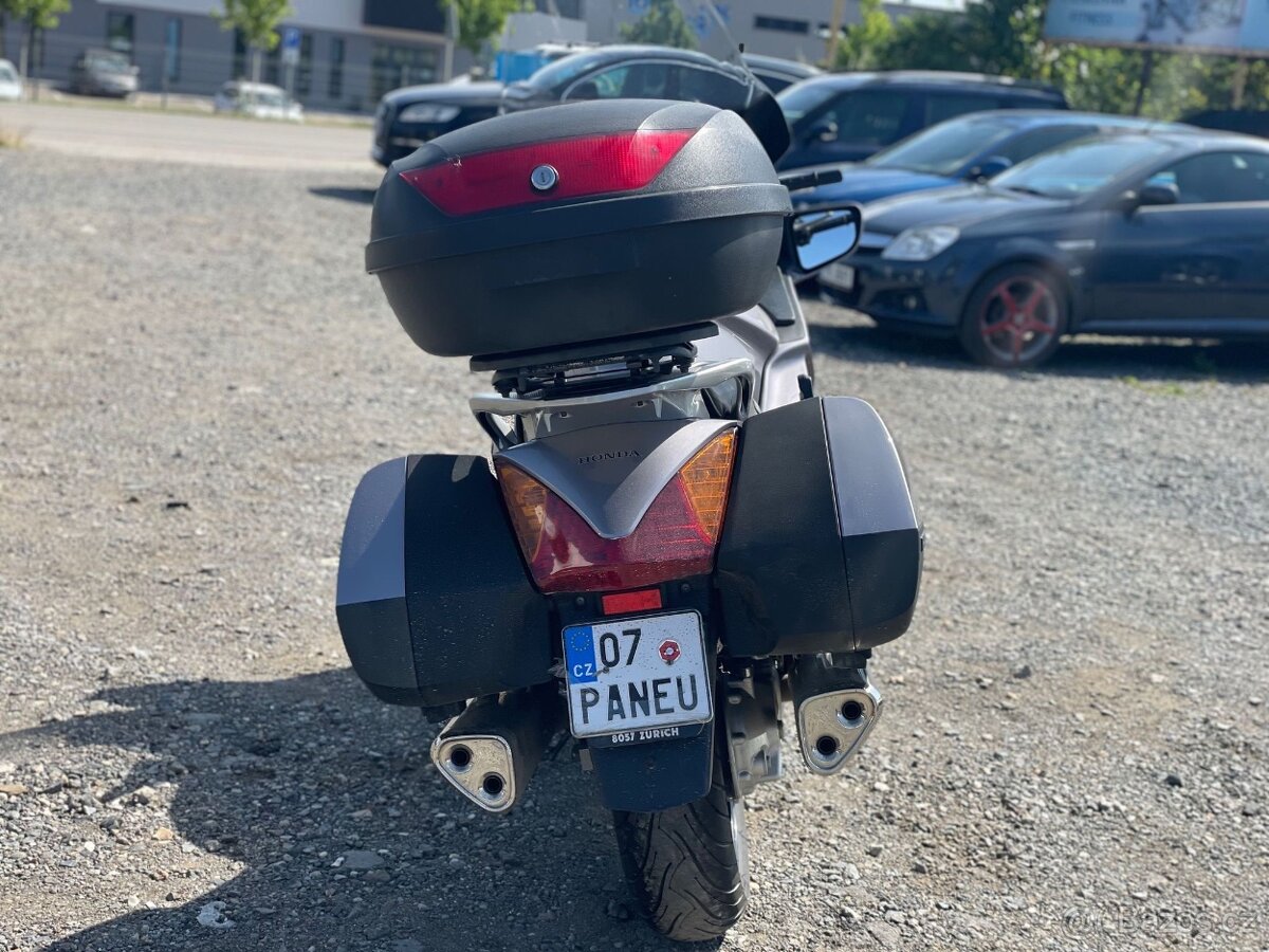 HONDA ST 1300A PAN EUROPEAN - 3