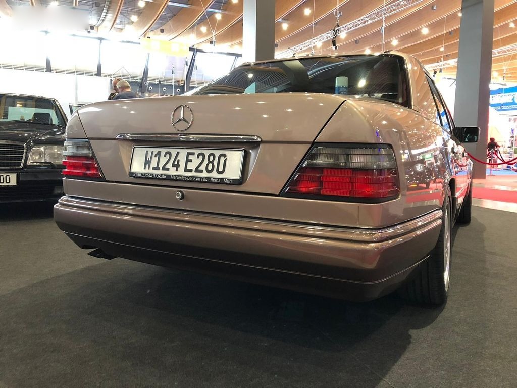 MERCEDES-BENZ 124 142KW - 3