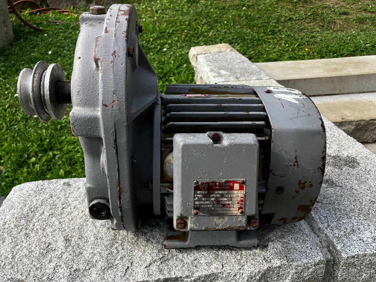 Elektromotor s převodovkou - 3