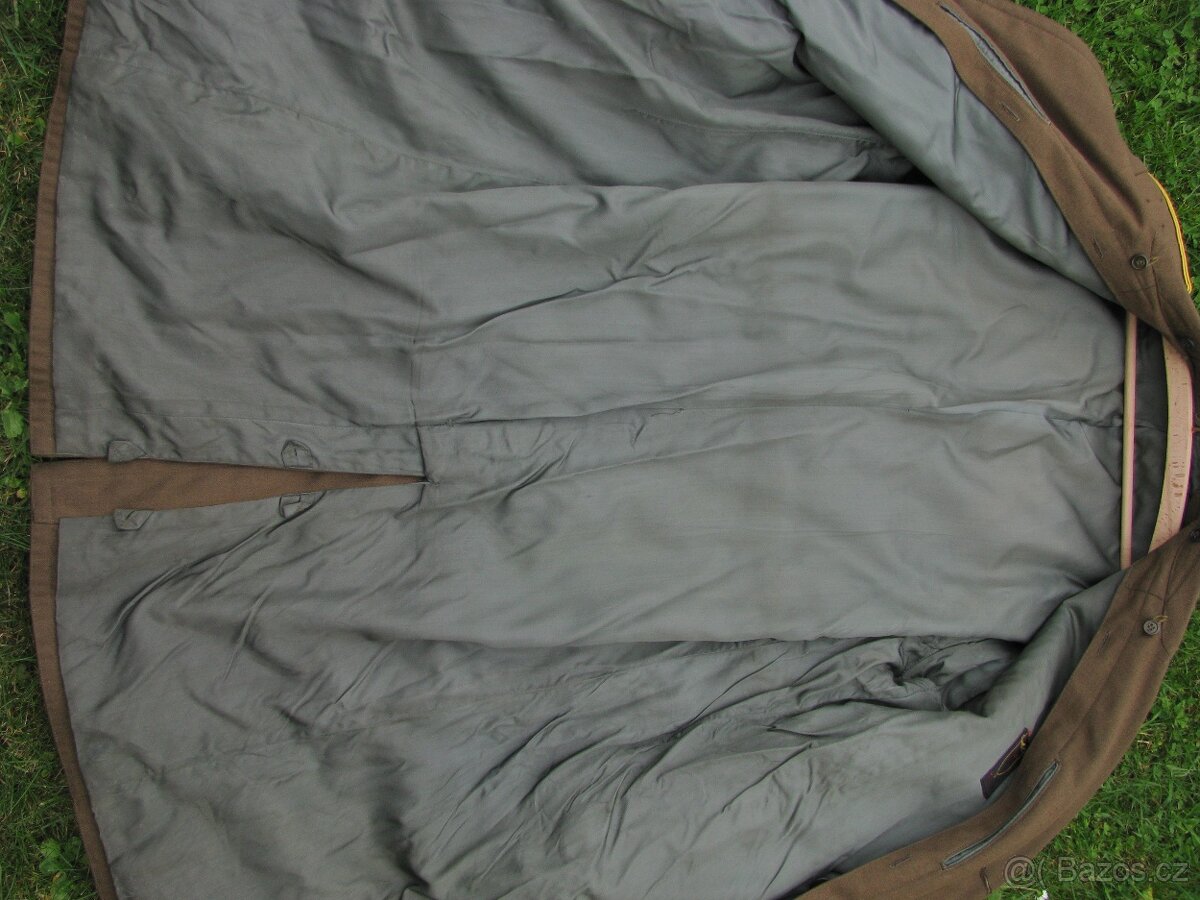 STARÝ VOJENSKÝ NEBO VB KABÁT - 3