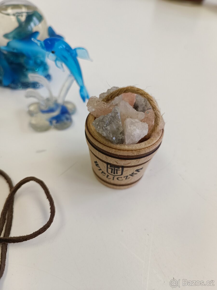 Balíček malých dekorací a suvenýrů - lodě, delfíni, figurka - 3