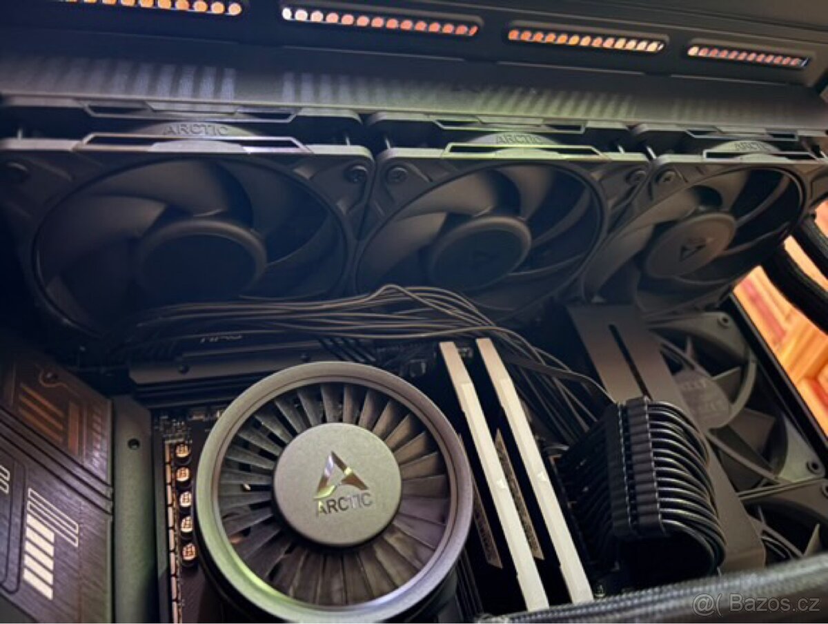 Herní PC – Ryzen 7 9800X3D, RTX 5070, 32GB DDR5, 4TB NVMe - 3