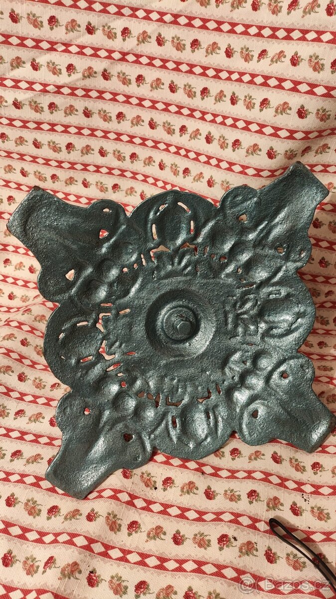 Starožitný stojan na vánoční stromek. - 3