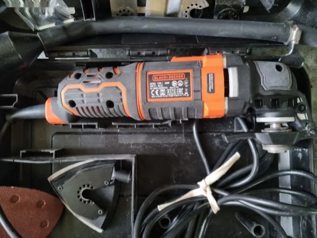 Multibruska oscilační Black-Decker MT300KA - 3