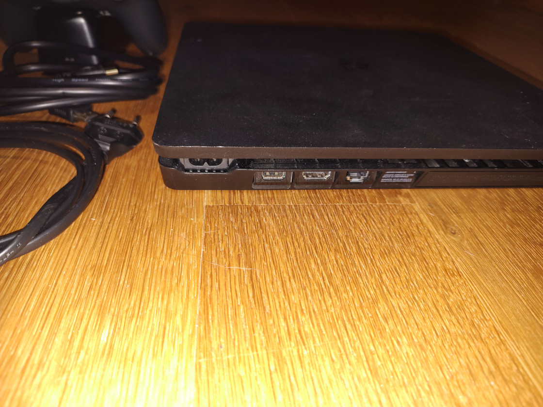 Playstation 4 Slim, orig. ovladač, nabíječka, jailbreak - 3