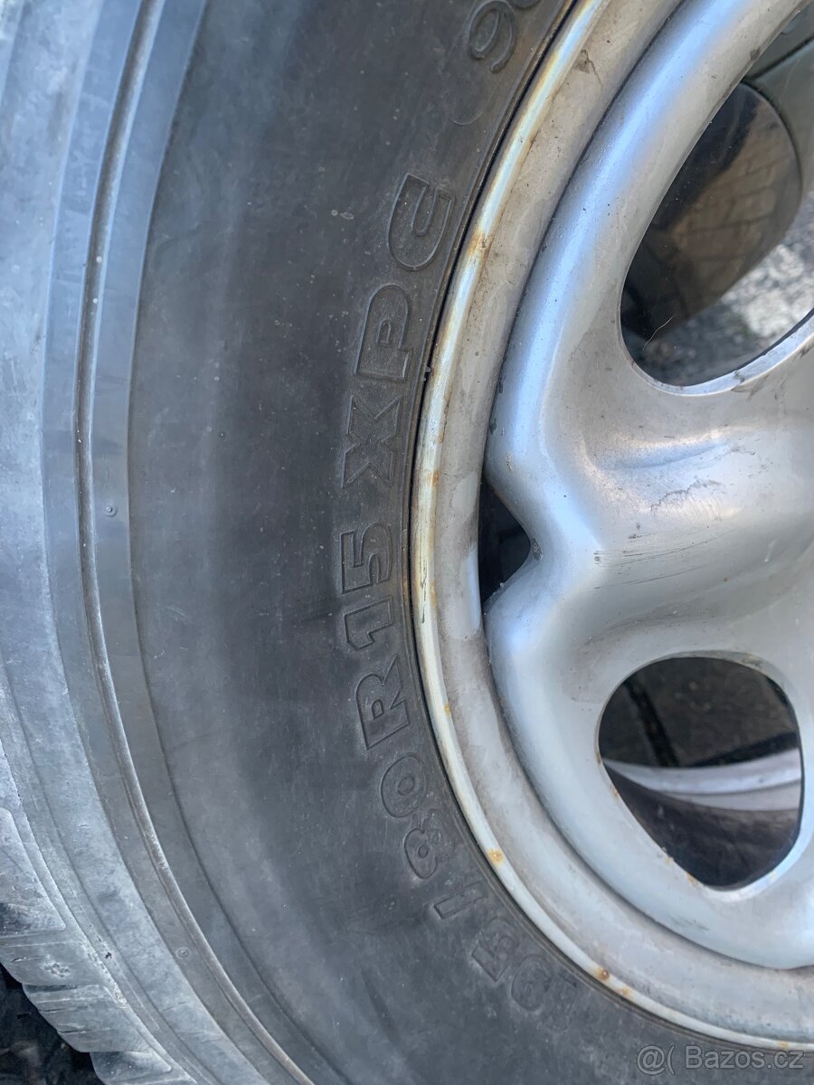 Zimní kola pneu 15" + orig. krytky - 195/80 R1 - 3