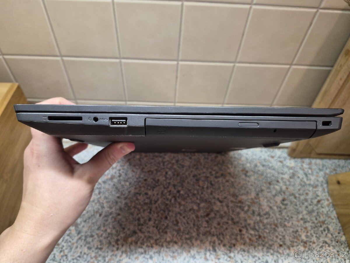 Lenovo V330-15IKB - 3