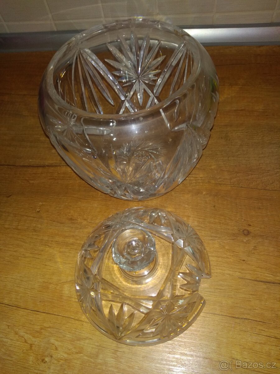 Broušená skleněná nádoba BOWLE - 3