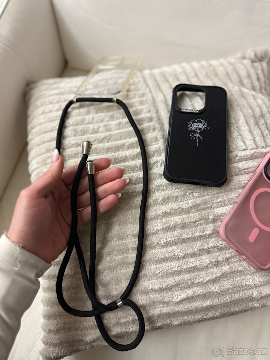 Set krytů na iPhone 15 Pro - 3