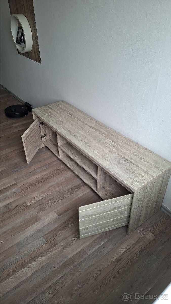 Televizní stolek - 3
