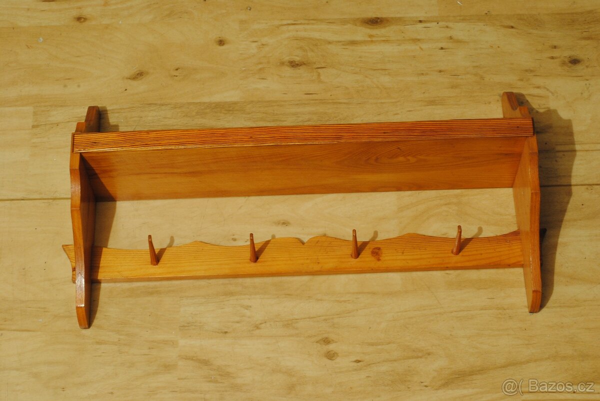 RETRO DŘEVĚNÁ POLIČKA S HÁČKY - 3