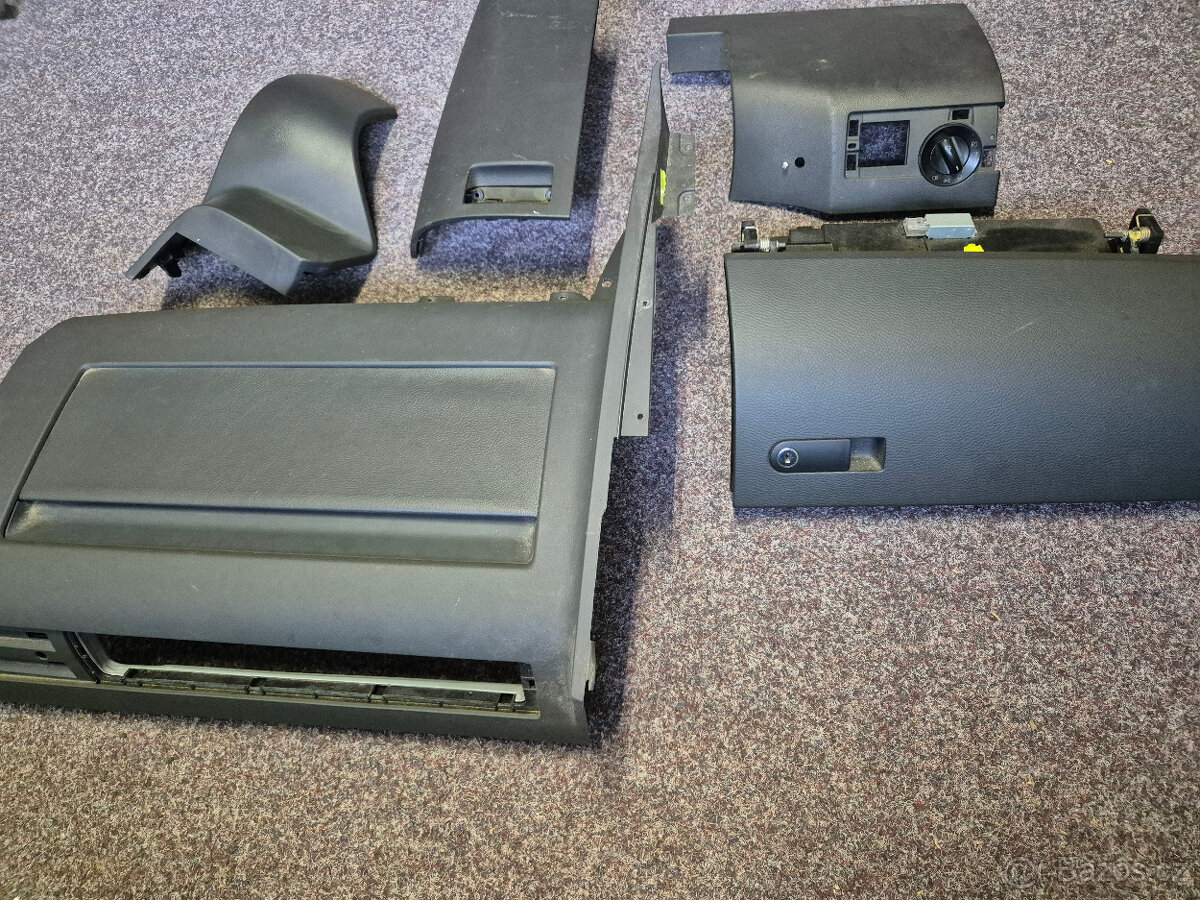 VW Multivan T5 - plasty - 3