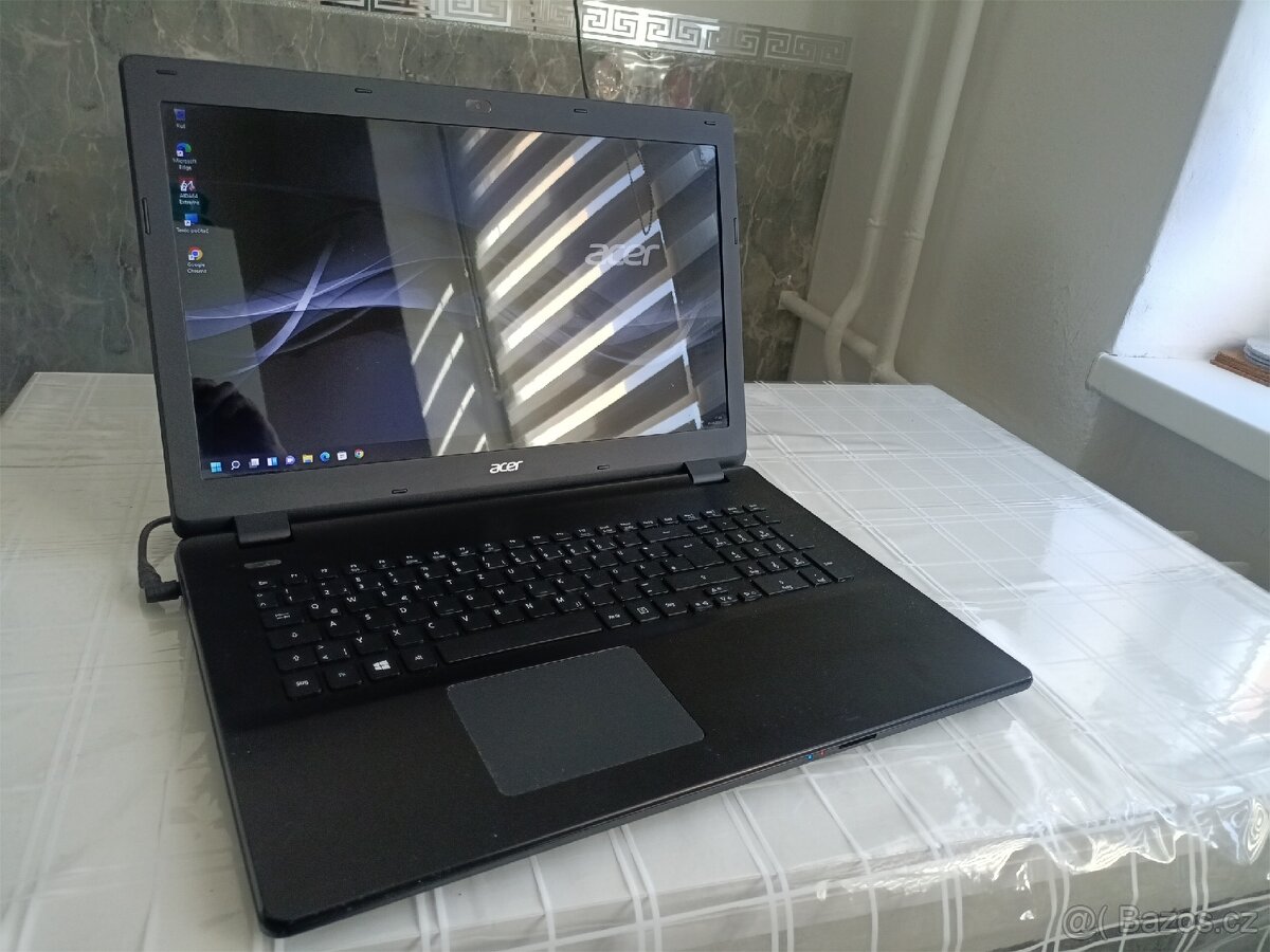 Acer Aspire E5-721-23FA - 3