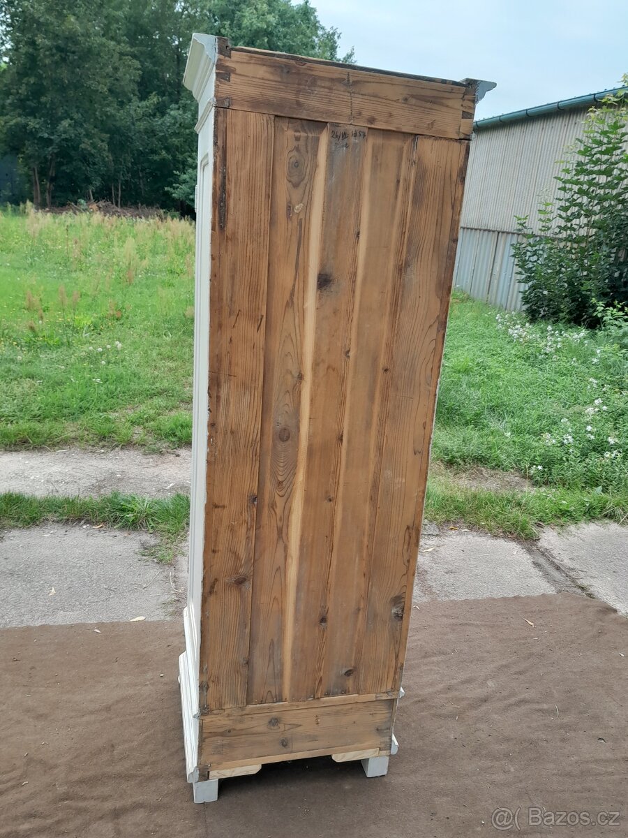 Starožitná vitrína - 3