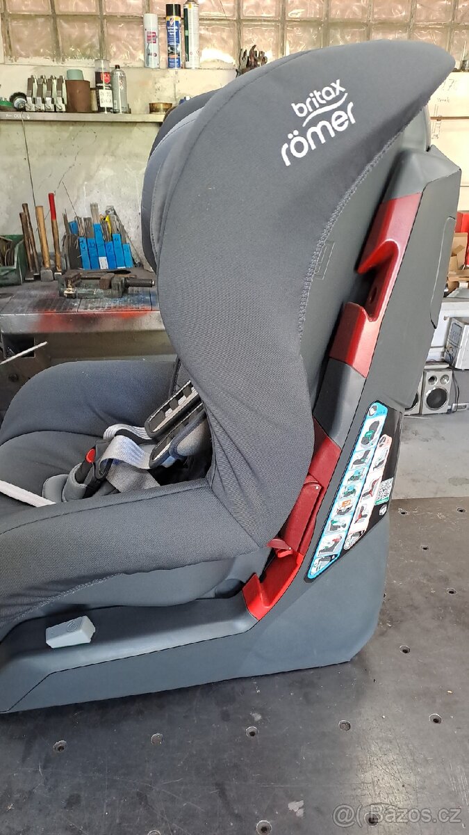 Autosedačka Britax Romer safefix ece R44/04 - 3