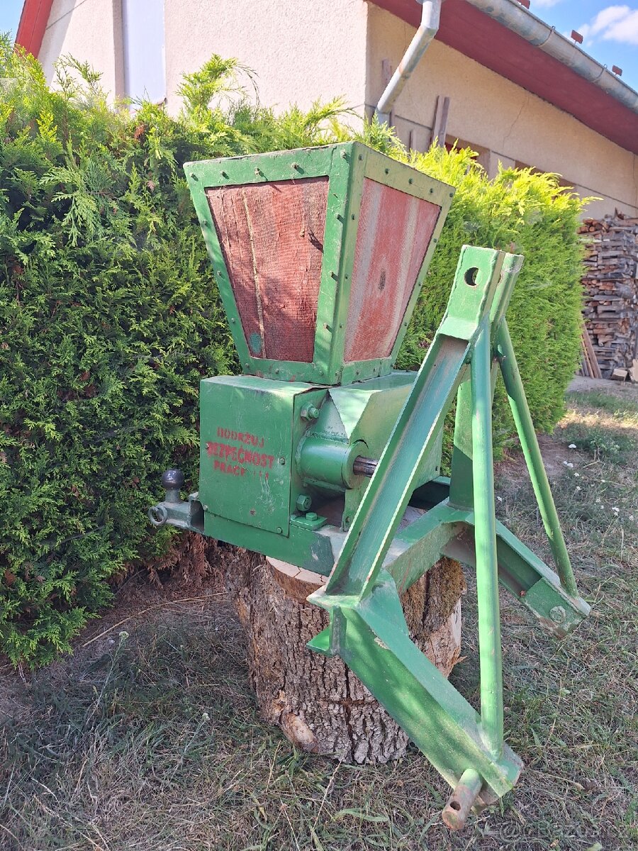 Štěpkovač (špalíkovač) - 3