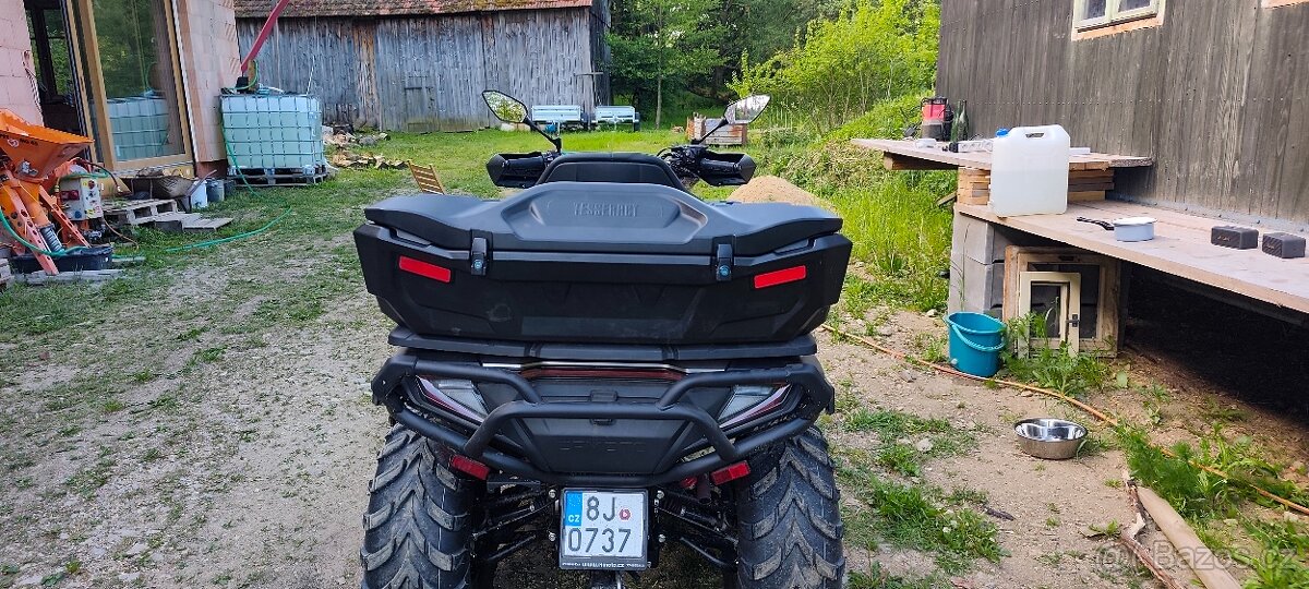 Prodám zadní box Gladiator 625 - 3