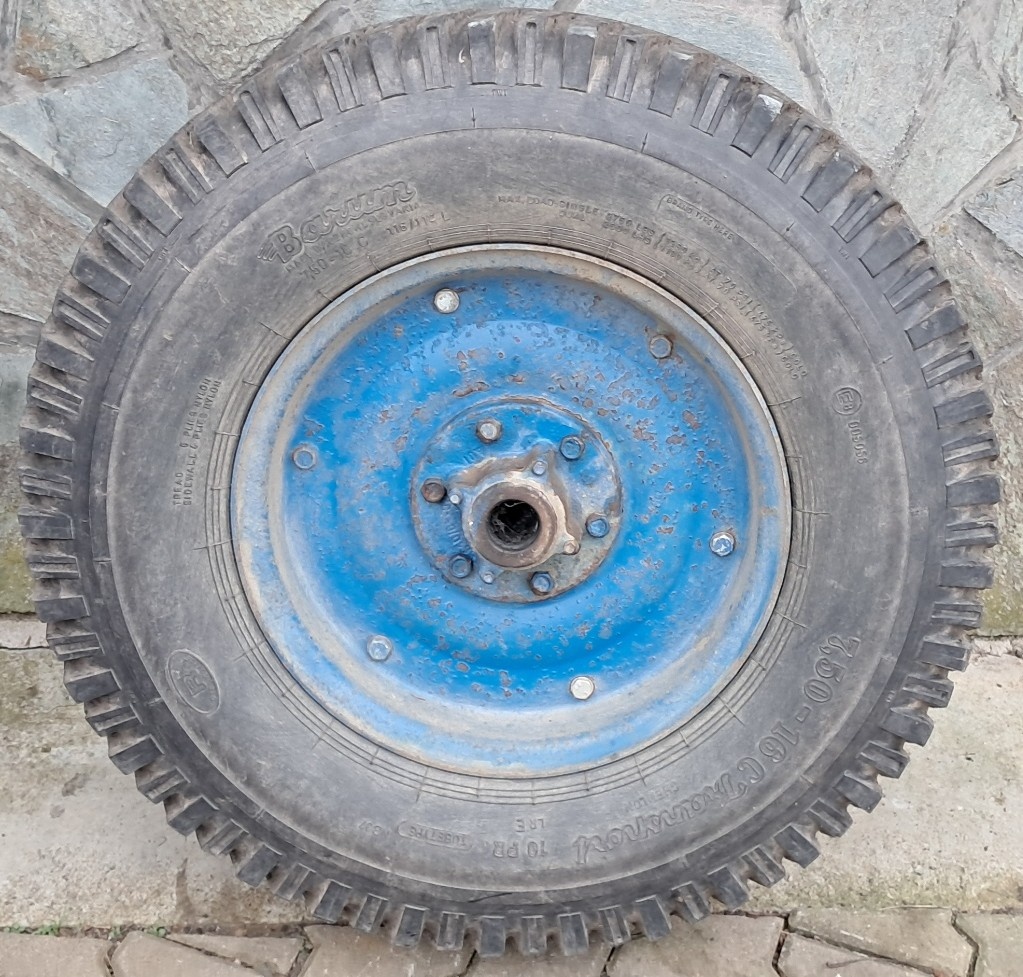 Prodám náhradní kolo na br. kombajn Bolko Z643 - 3