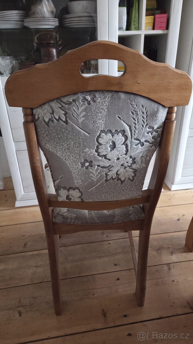 Dřevěný rozkládací stůl, 6 židlí. - 3