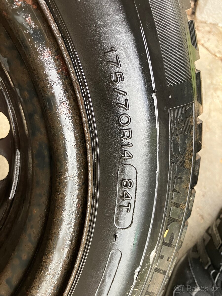 Zimní pneu včetně plecháčů - 3