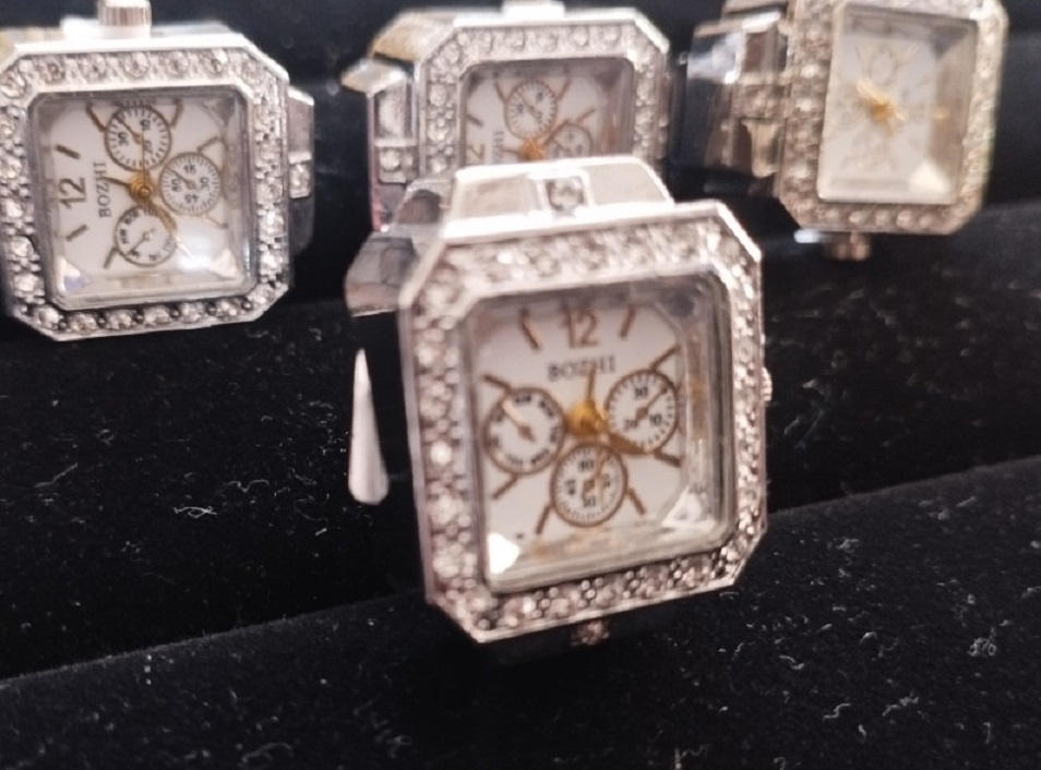 Prsten a hodinky - 3