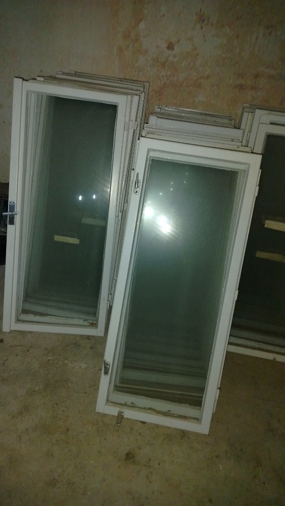 Stará kvalitní špaletová okna, masiv - mix rozměrů - 3