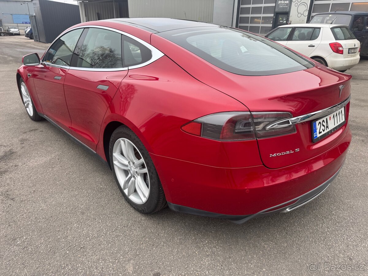 Tesla S85 r.v.2016 , ČR , 220000 km - 3
