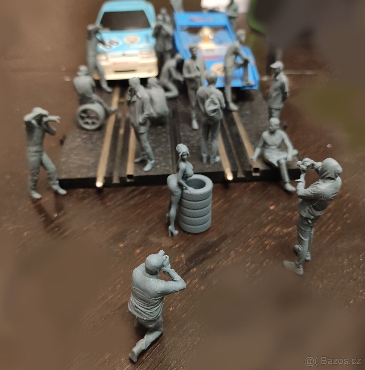 Figurky fanoušků, diváků, fotografů pro autodráhu, diorama.. - 3
