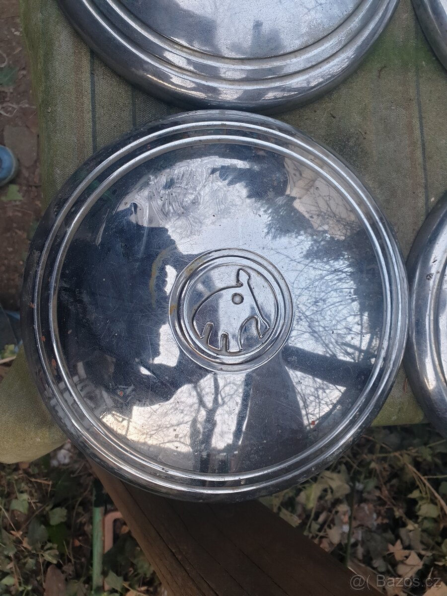 Poklice Škoda 1000, 100 - 3