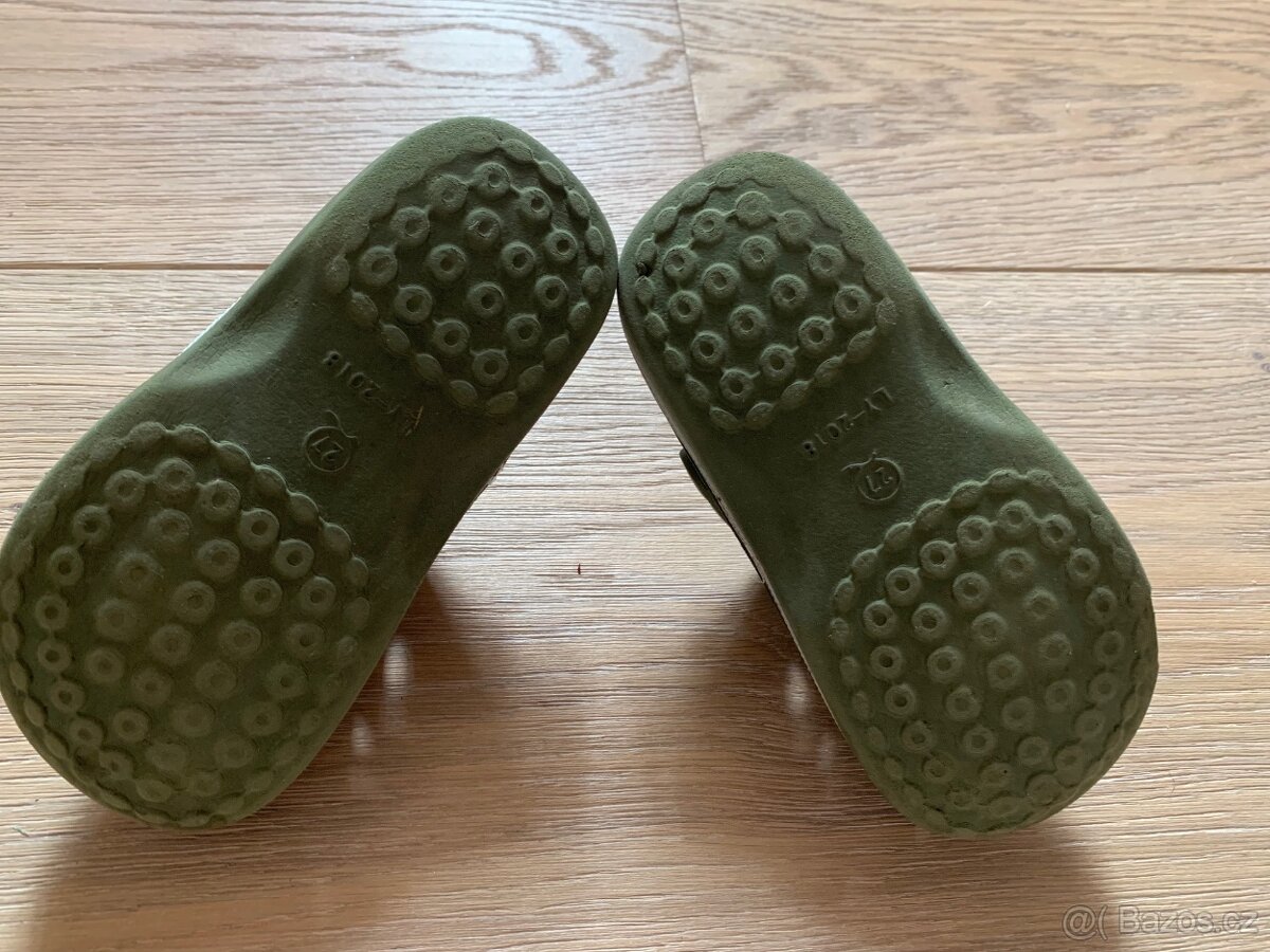 Pantofle s letadlem - 3