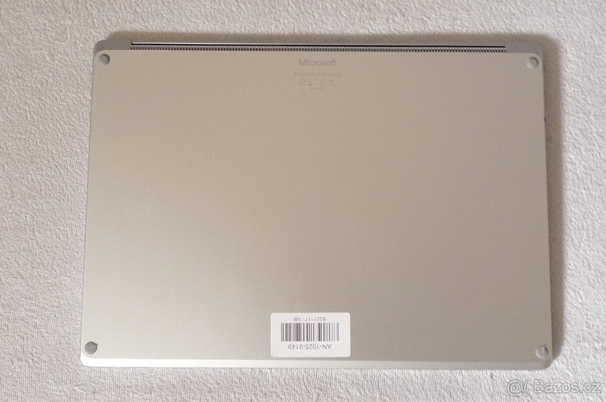 Microsoft Surface Laptop 3 15" 8GB RAM / 256GB - 3