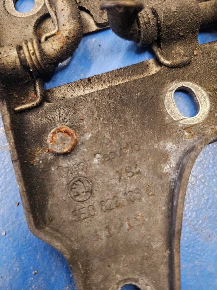 Nahradni dily kapoty octavia 3 - 3