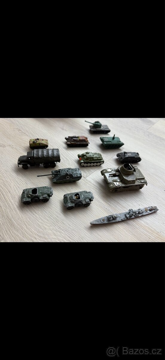 Stará autíčka a tanky - 3