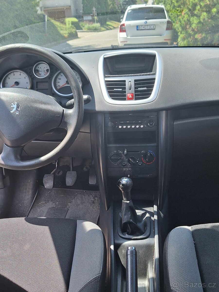 Peugeot 207 - 3