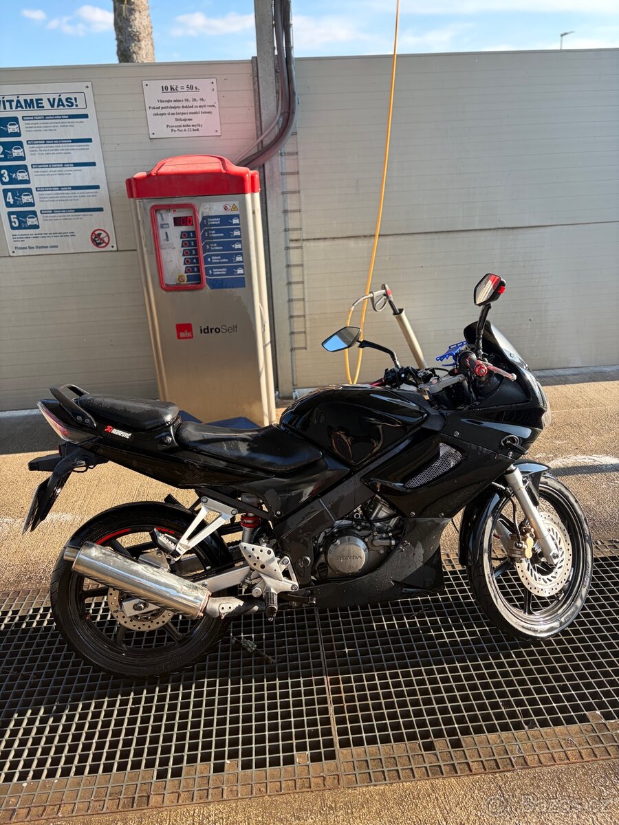 Honda CBR125R - 3