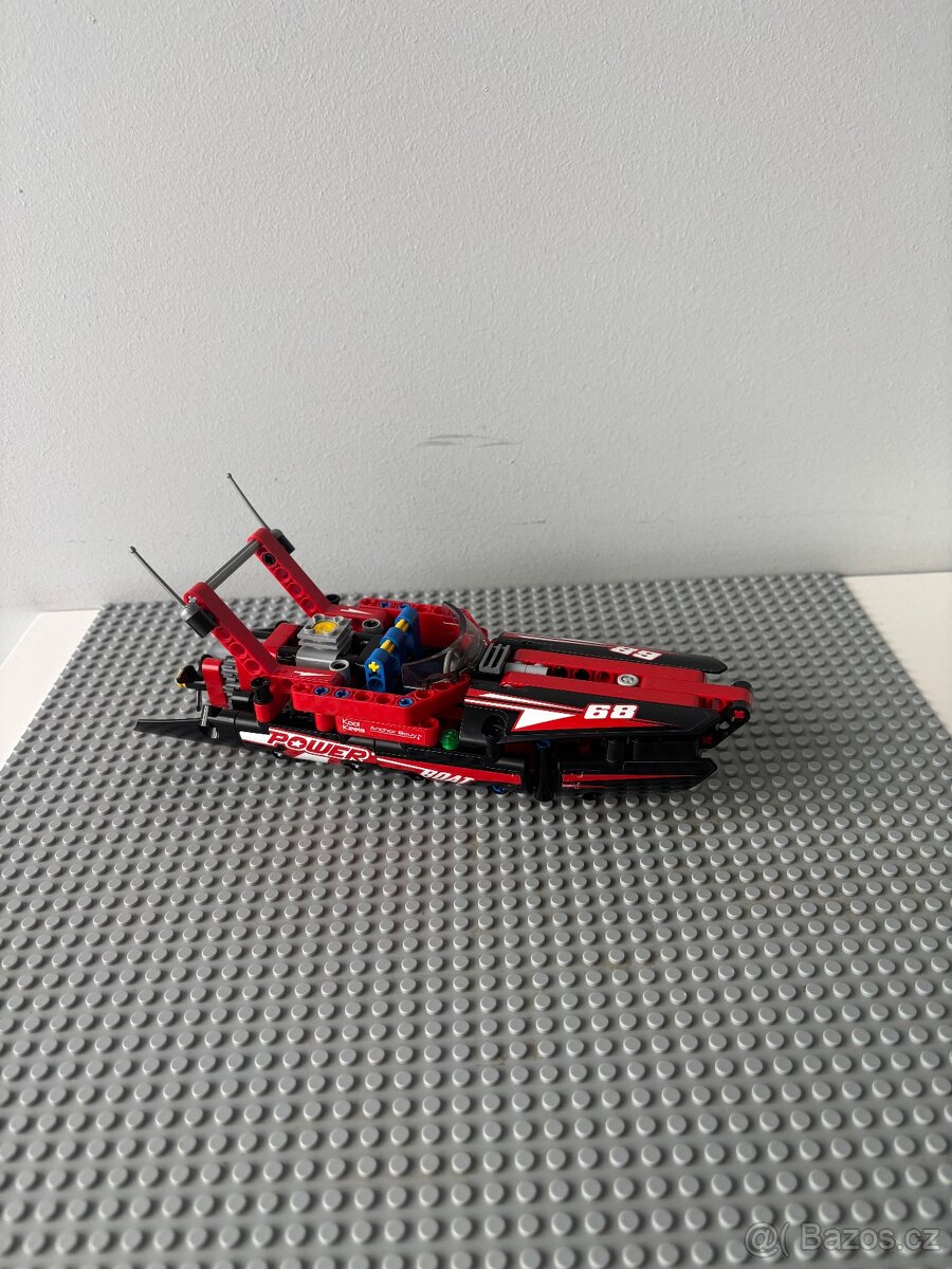 lego technic 42089 - 3