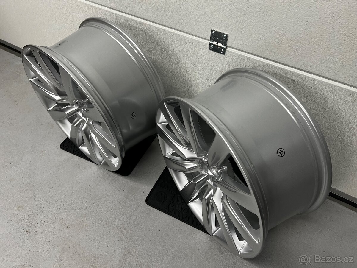 NOVÉ KOLA BENTLEY R21 - 3