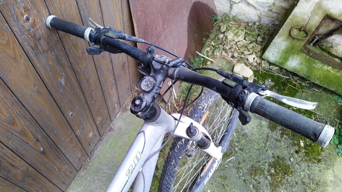 Horské kolo- GT Avalanche 2.0 - 3