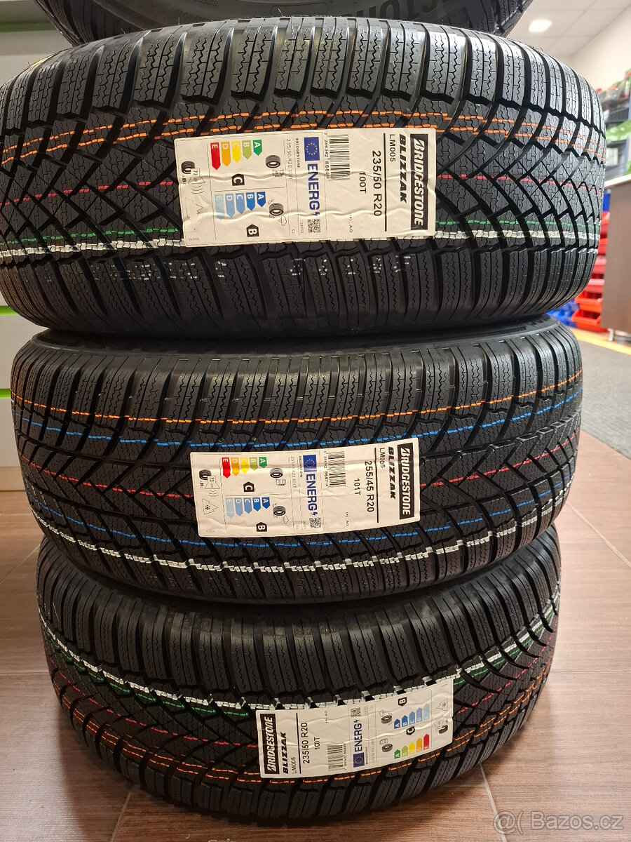 Nový zimní komplet Enyaq, Elroq 235/50+255/45 R20 Bridgeston - 3