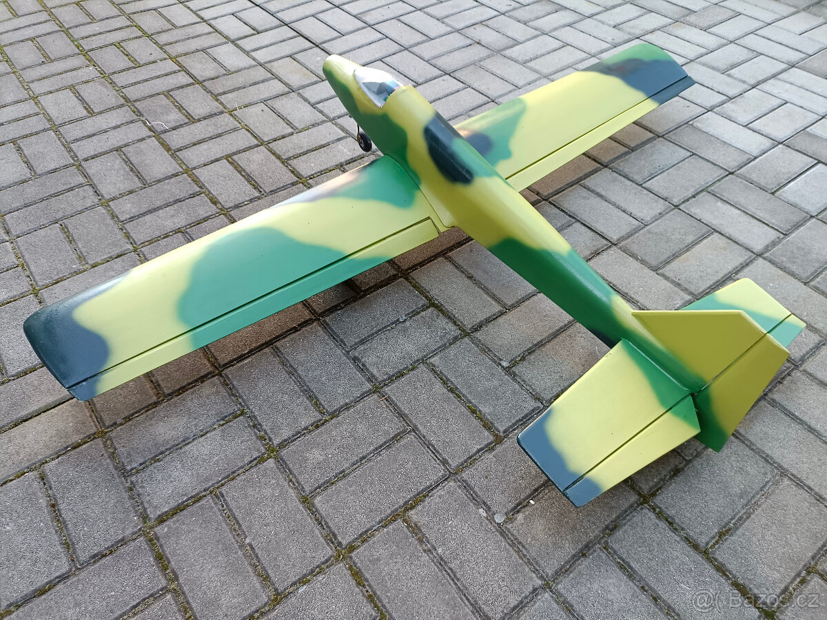 Starší rozdělané letadlo cca stíhačka bez motoru nové balza - 3