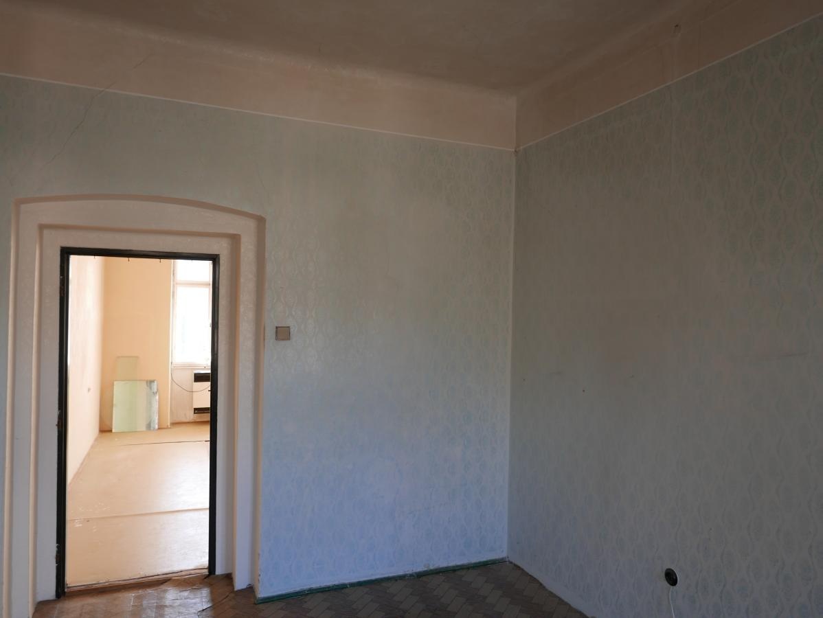 Dva byty - celé patro, K.Vary, Škroupova ul.- lázeňská zóna - 3